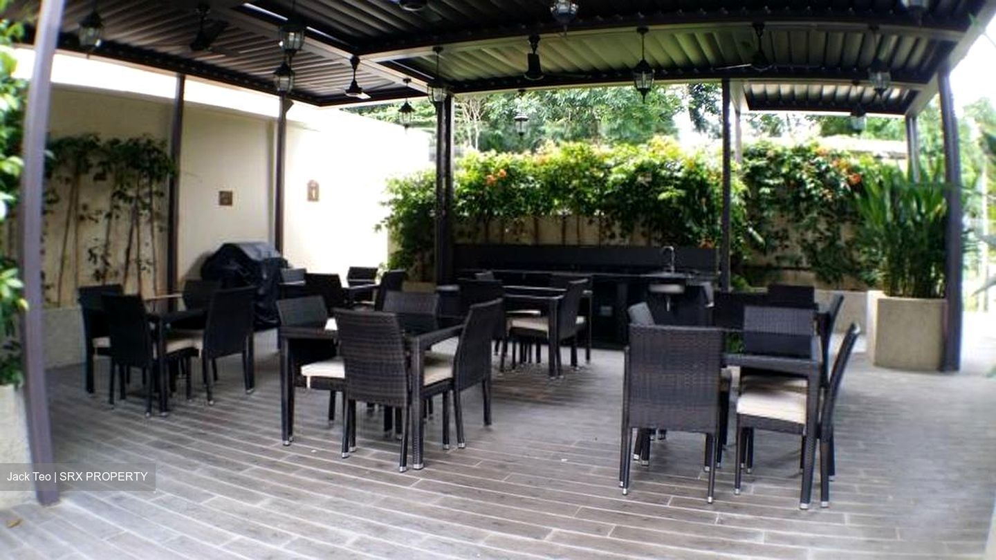 Holland Link (D10), Terrace #396009021